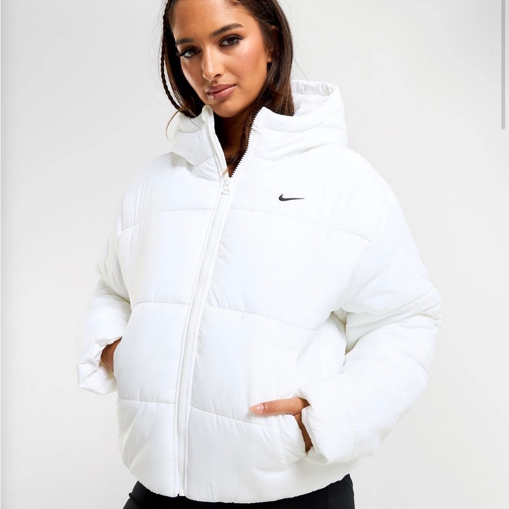 Nike Women's Sportswear Classic Puffer Therma-FIT